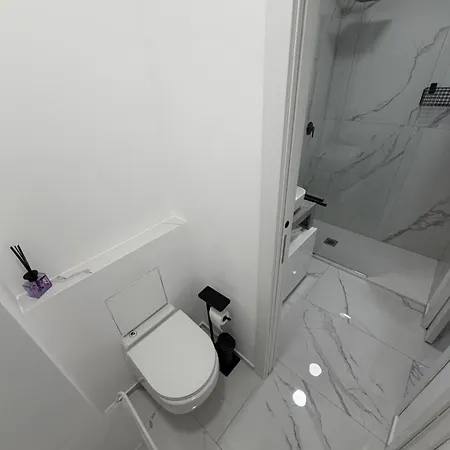 Black & White - Politecnico Apartment *